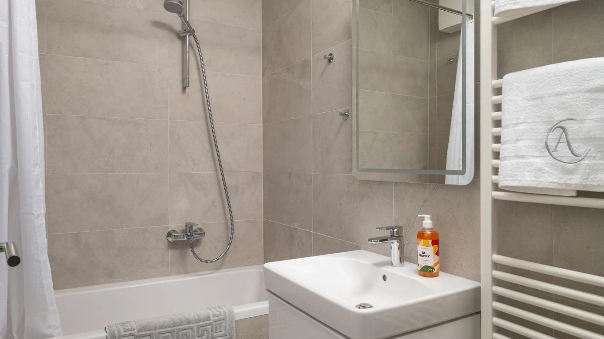 Anni - Modern & Cosy Apartment - With Garage & Balcony Zadar
