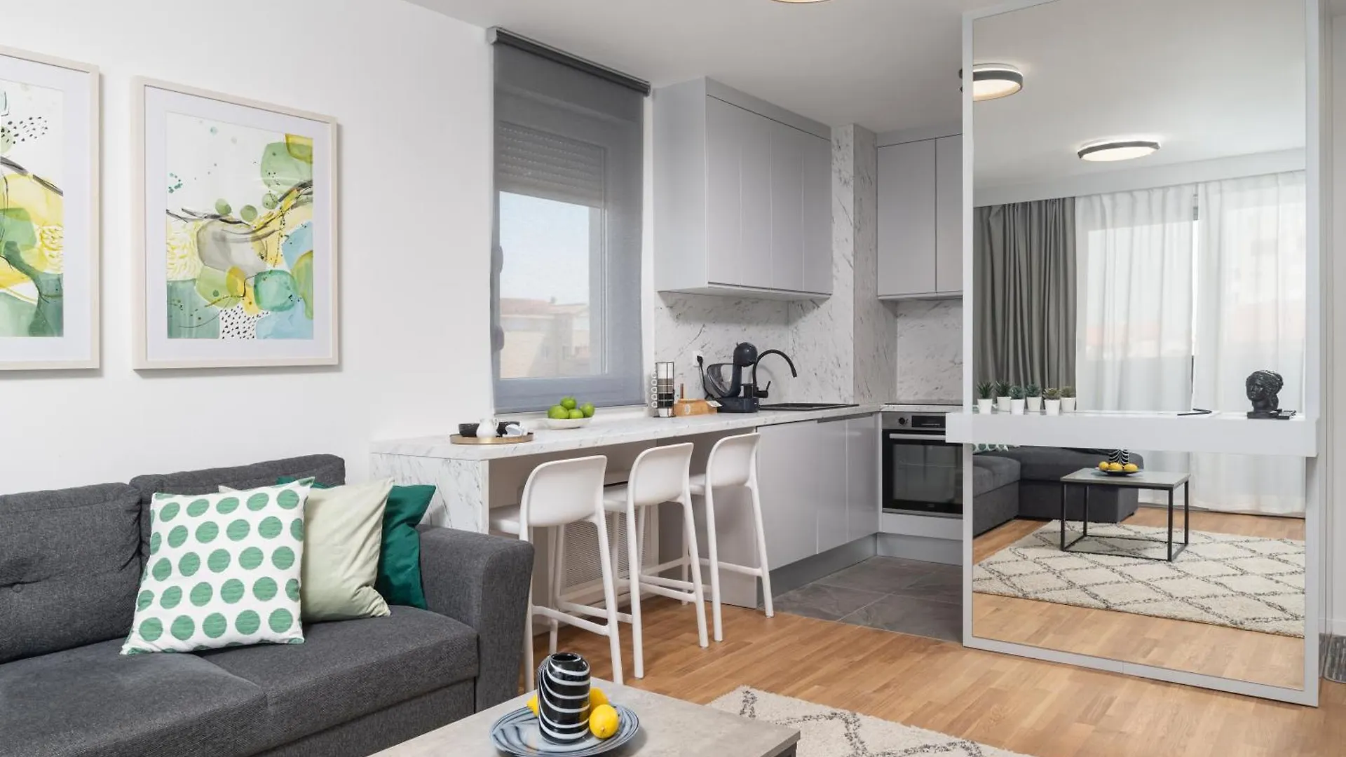 Anni - Modern & Cosy Apartment - With Garage & Balcony Zadar