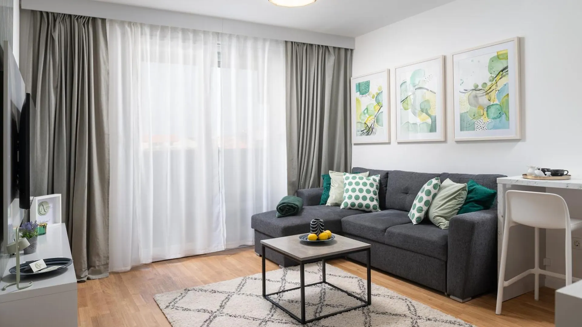 Anni - Modern & Cosy Apartment - With Garage & Balcony Zadar